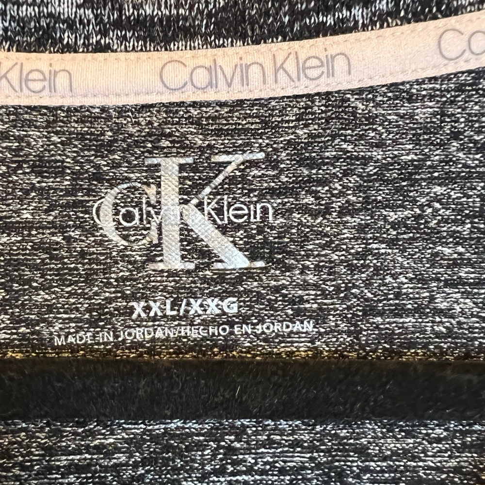 Calvin Klein Black and White Sweater XXL